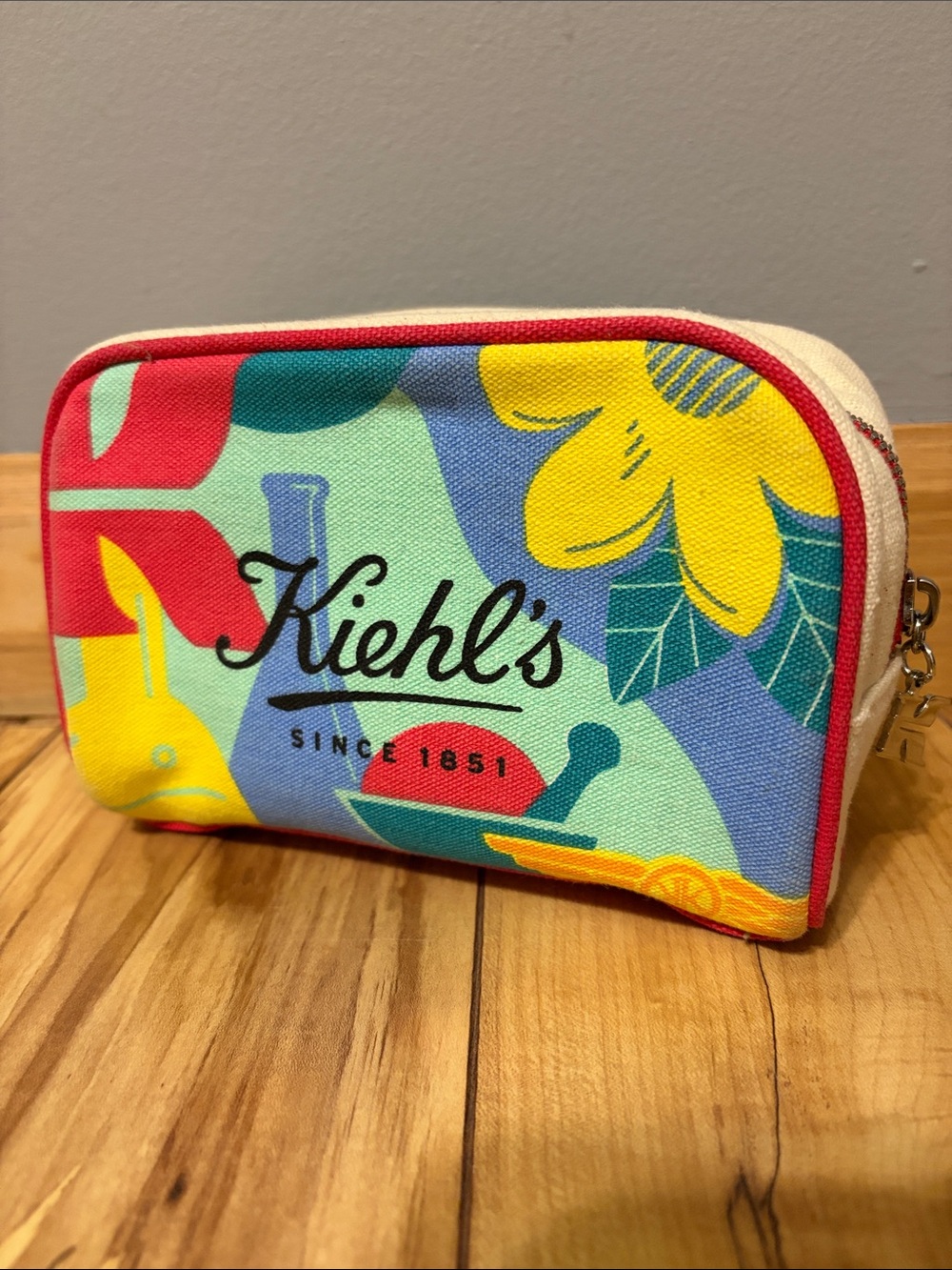 Kiehls cosmetics bag Multicolor Apothecary Floral